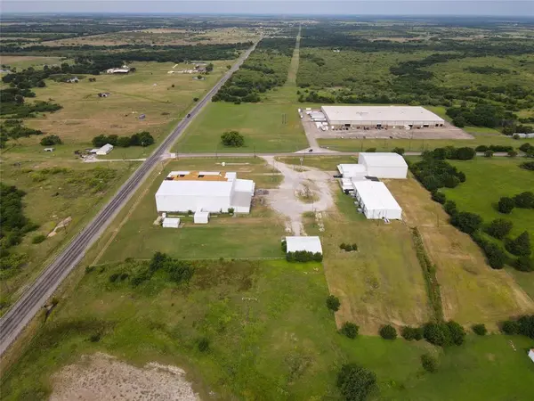 72 Gibbons Road, Southmayd, TX 75092