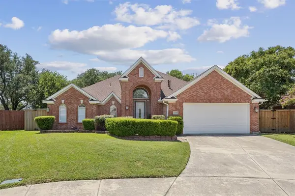 6320 Merritt Way Court, Arlington, TX 76018