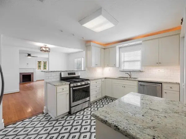 3221 Greene Avenue, Fort Worth, TX 76109