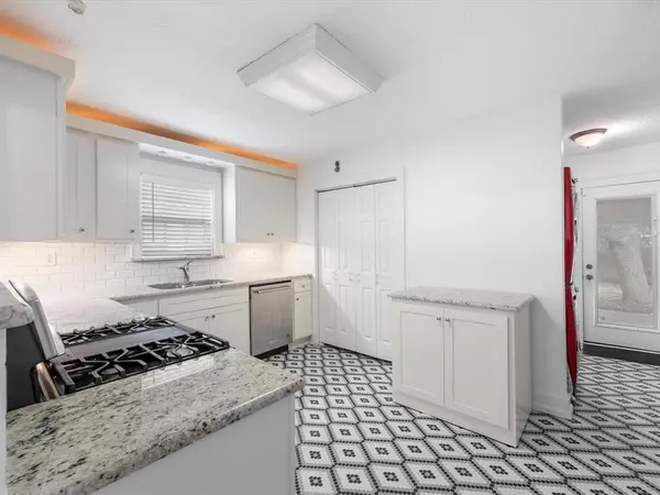 3221 Greene Avenue, Fort Worth, TX 76109