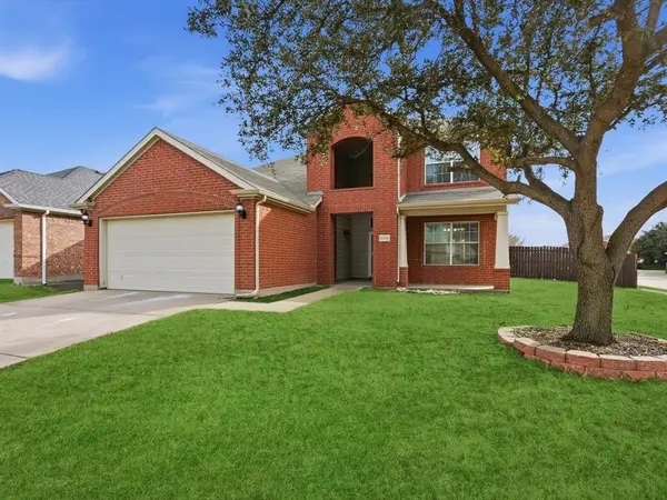 9008 Yosemite Trail, Cross Roads, TX 76227