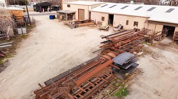 111 E Liberty Street, Pilot Point, TX 76258