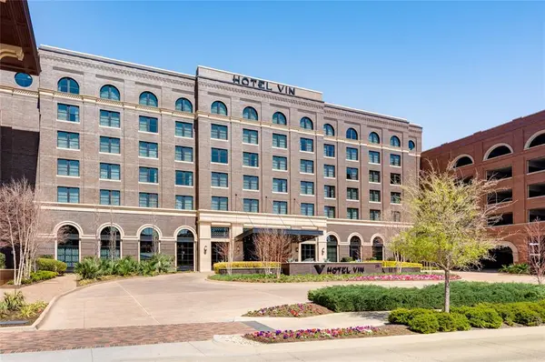 843 E Wall Street, Grapevine, TX 76051