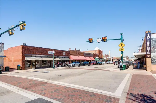 837 E Wall Street, Grapevine, TX 76051