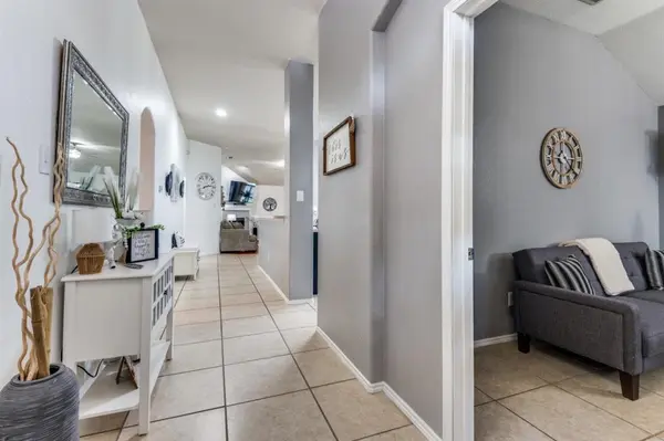 632 Crestview Court, Saginaw, TX 76179