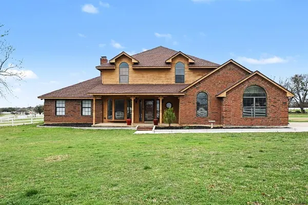 10101 Round Hill Road, Fort Worth, TX 76131