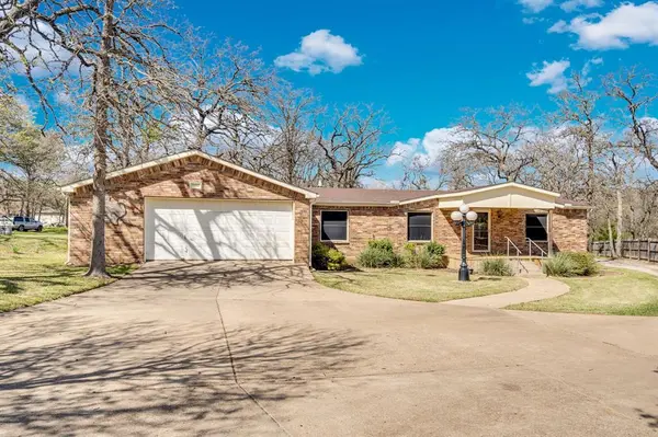 5805 Rendon Estates Road, Mansfield, TX 76063
