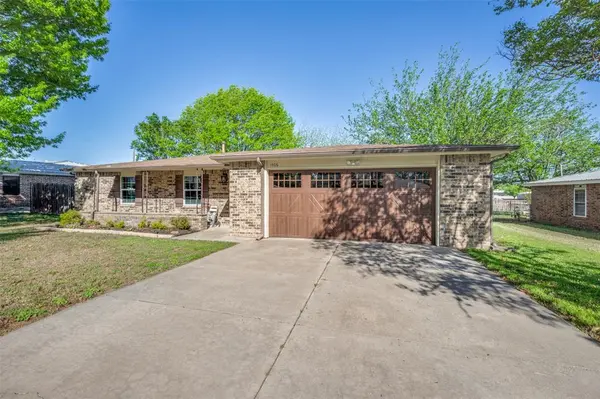 1406 Jackson Street, Bowie, TX 76230