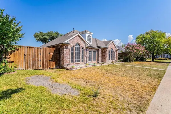 8409 Lake Bend Drive, Rowlett, TX 75088