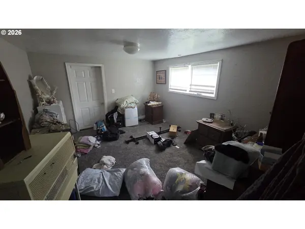 1431 W BROWN AVE, Roseburg, OR 97471