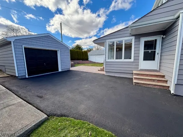 9 Joan Pl, Clifton City, NJ 07012