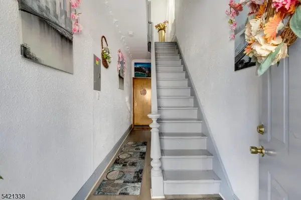 97 Houston St, Newark City, NJ 07105