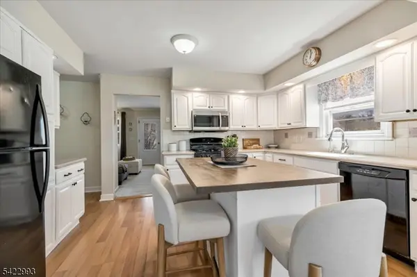 48 Oliver Pl, Ringwood Boro, NJ 07456