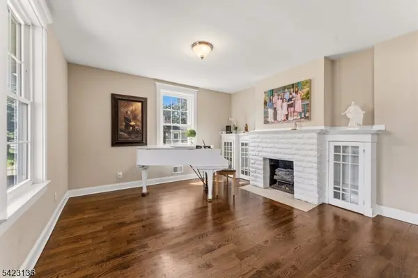 420 Mountainview Ter, Dunellen Boro, NJ 08812