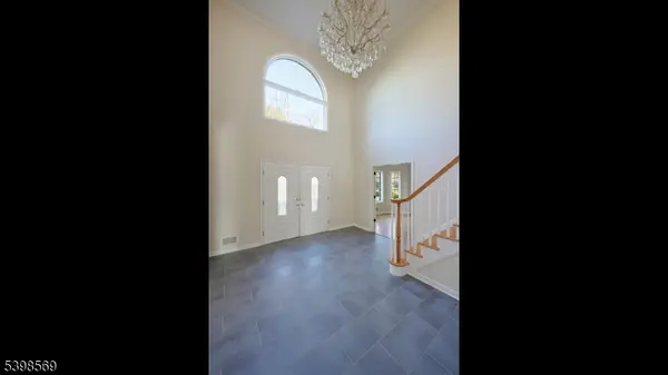 156 Washington Dr, Watchung Boro, NJ 07069