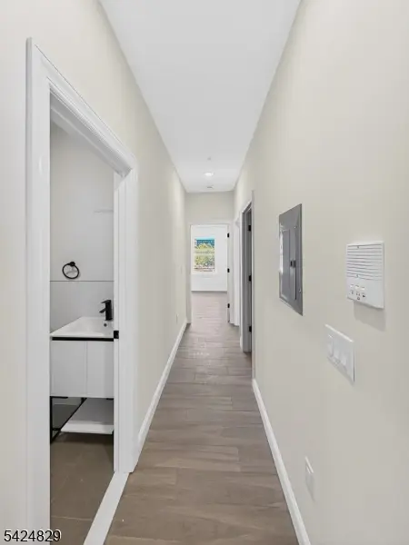 270 Hunterdon St #1, Newark City, NJ 07103