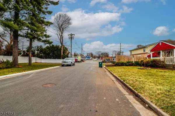 13 N River View Ave, Edison Twp., NJ 08817