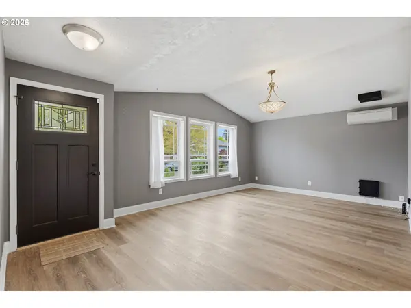 443 NW DYREKA CT, Mc Minnville, OR 97128