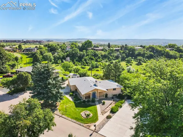 23 Crescent LN, Colorado Springs, CO 80904