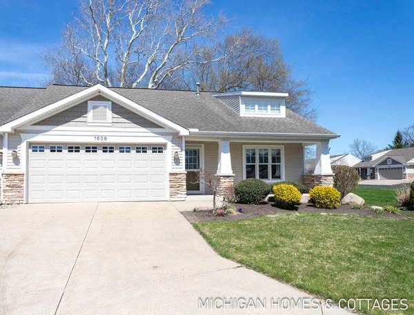 1535 Ashtyn Woods Pkwy, Holland Twp, MI 49464