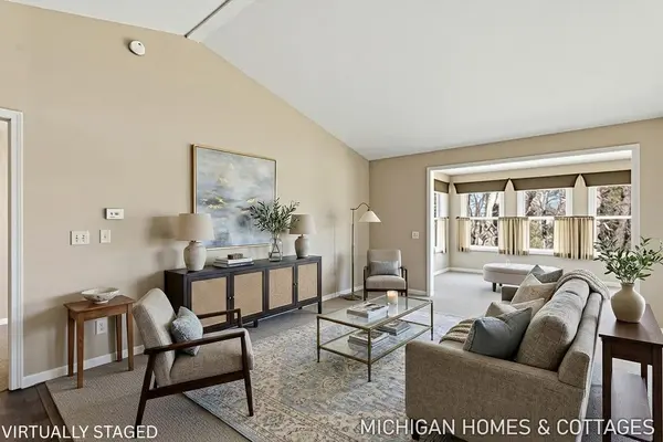 1535 Ashtyn Woods Pkwy, Holland Twp, MI 49464