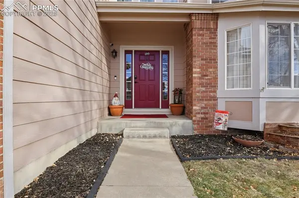 3327 Macgregor DR, Colorado Springs, CO 80922