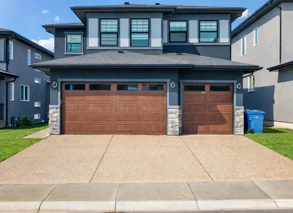 82 Waterford CRES, Chestermere, AB T1X 2V1