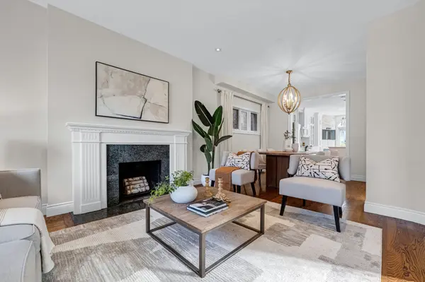 343 Sutherland DR, Toronto C11, ON M4G 1J7