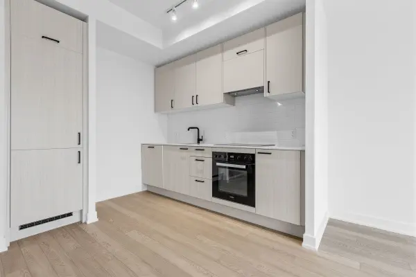 1 Quarrington LN #3208, Toronto C13, ON M3C 0S4