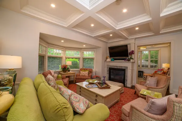 43 Maple AVE, Toronto C09, ON M4W 2T9