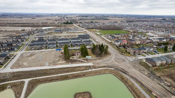 2045 Grandview ST N, Oshawa, ON L1H 8L7