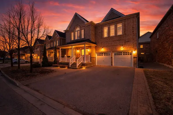 6 Wilsongary CIR, Ajax, ON L1T 0G7