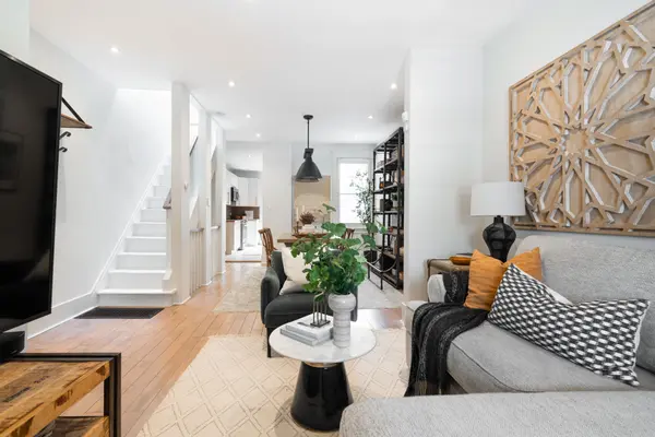 35 Burgess AVE, Toronto E02, ON M4E 1W8