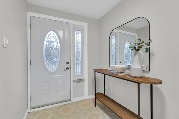 67 Devins DR, Aurora, ON L4G 2Z5