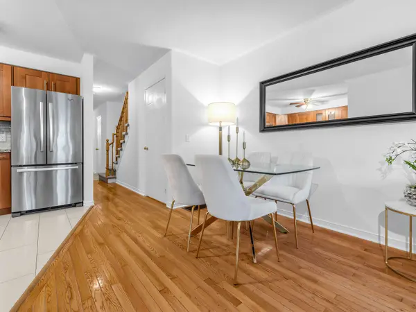 51 Northern Heights DR #2B, Richmond Hill, ON L4B 4C9