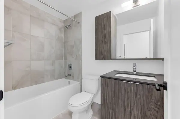 2088 James ST #312, Burlington, ON L7R 0H2