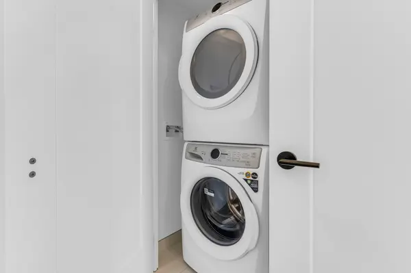 2088 James ST #312, Burlington, ON L7R 0H2