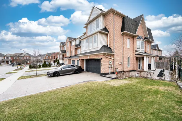 102 Decker Hollow CIR, Brampton, ON L6X 0L5