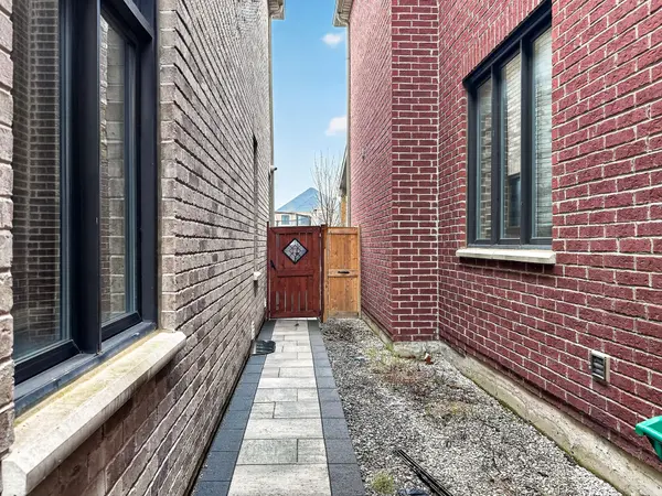 36 Lionhead Golf Club RD #Bsmt, Brampton, ON L6Y 1P3