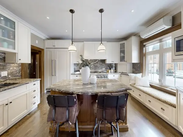 128 Annette ST, Toronto W02, ON M6P 1P2