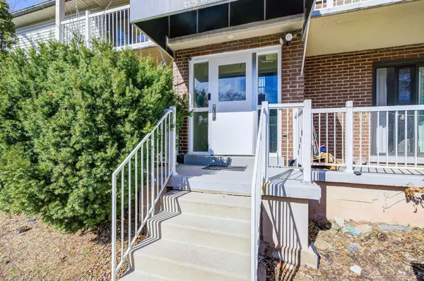 2329 Belyea ST #3, Oakville, ON L6L 1N4