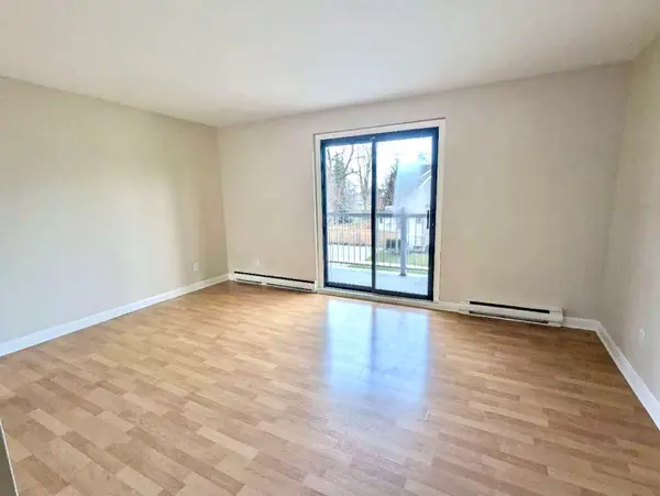 2329 Belyea ST #3, Oakville, ON L6L 1N4