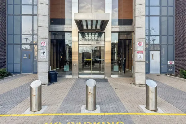 5 Valhalla Inn RD #3105, Toronto W08, ON M9B 0B1