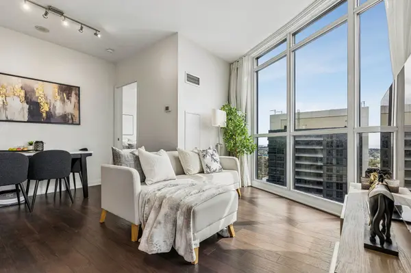 5 Valhalla Inn RD #3105, Toronto W08, ON M9B 0B1