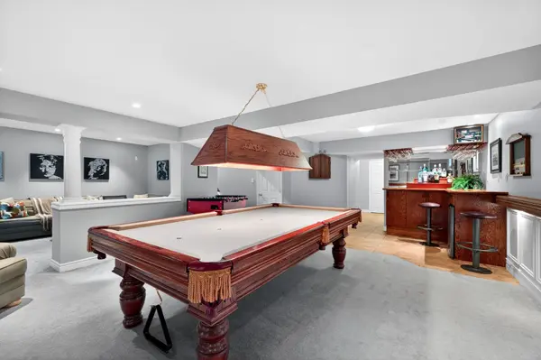 2261 Grouse LN, Oakville, ON L6M 3Z8