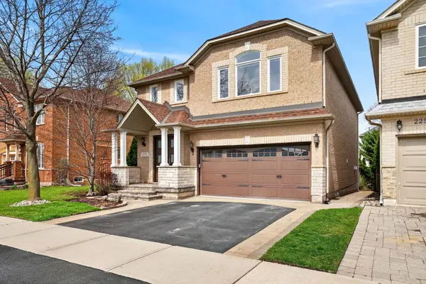2261 Grouse LN, Oakville, ON L6M 3Z8