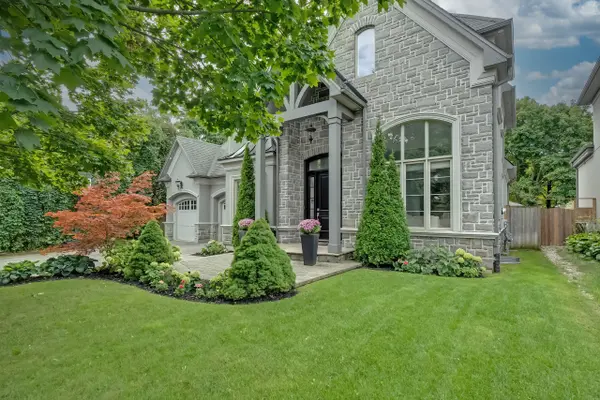 594 Maplehurst AVE, Oakville, ON L6L 4Z1