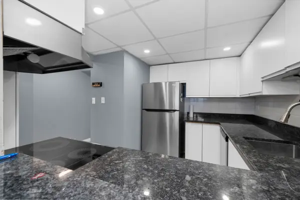 20 Mcfarlane DR #1504, Halton Hills, ON L7G 5J8