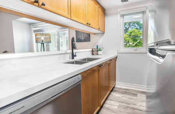 101 Bristol RD E #230, Mississauga, ON L4Z 3P4