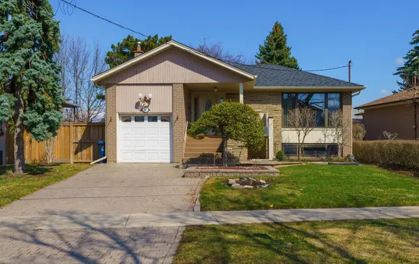 47 Ollerton RD, Toronto W05, ON M3J 1Y2